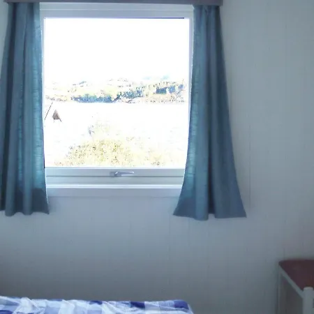Five-bedroom In Holiday home *